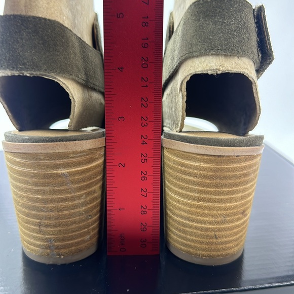 Franco Sarto Suede Olive Green Slides with hook & loop Strap. Size 8. - Picture 5 of 9